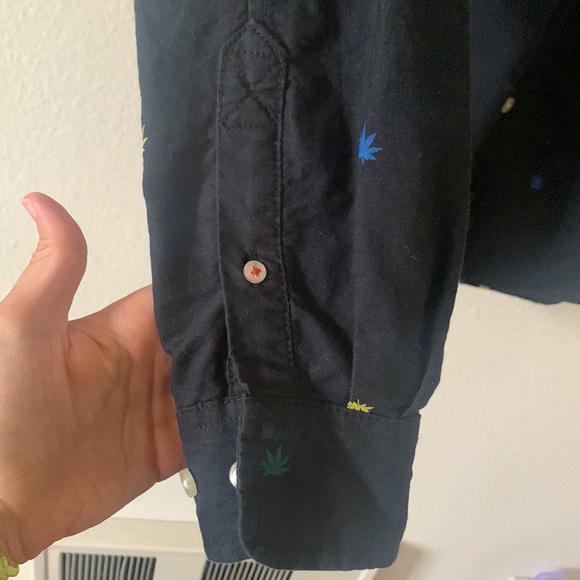 Men’s Long sleeve button up - Black with leaf print/pattern - Picture 5 of 7
